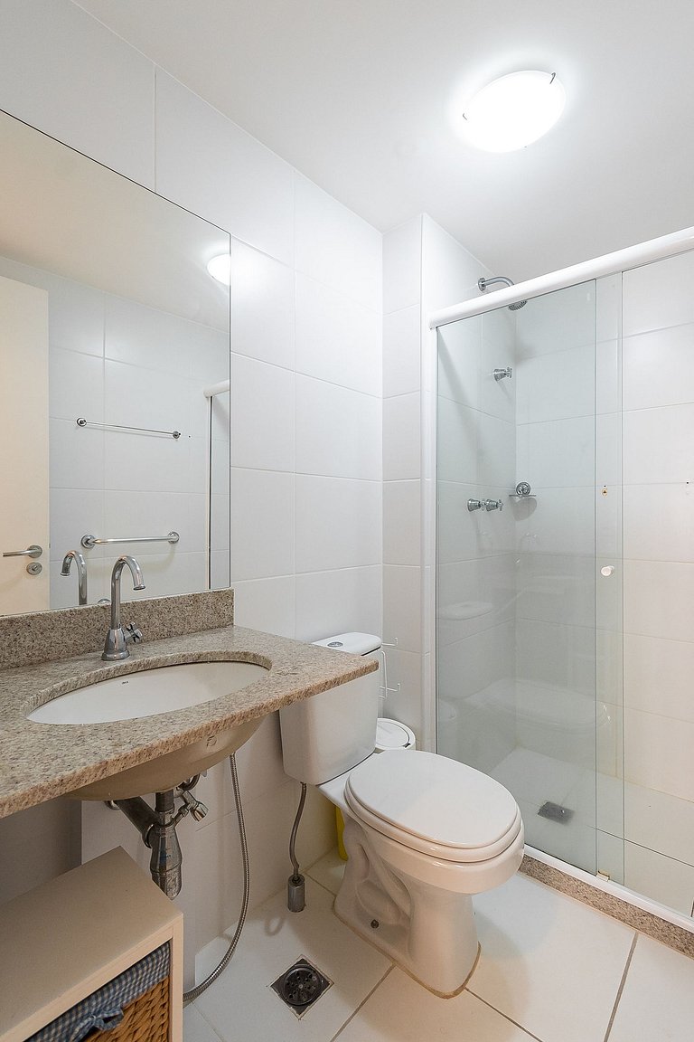 Apartamento 2 Qto e Varanda em Condomínio Completo